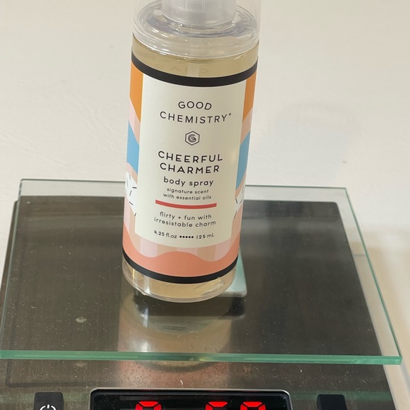 Tory Burch Perfume, Charcoal Peel Off Mask, Hand Cream & Nail File, Body Spray - Picture 14 of 15